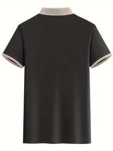 Détail du dos d'un polo pour homme à manches courtes avec col contrasté en maille douce