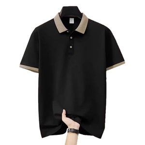 Polo homme à manches courtes noir avec col et poignets contrastés en beige clair