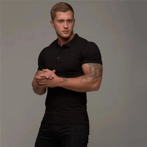 Polo da uomo nera a maniche corte vestibilità slim con colletto classico