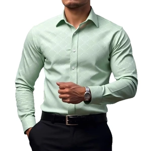Chemise homme coupe ajustée vert clair avec imprimé géométrique et manches longues