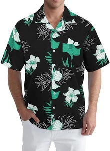 Détail de chemise hawaïenne noire pour hommes avec lys blancs et imprimés feuilles vertes