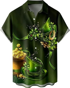 Détails des motifs de la Saint-Patrick sur chemise verte à manches courtes et trèfles