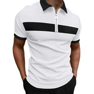 Polo homme ajusté à manches courtes avec rayures noires sur la poitrine et fermeture éclair