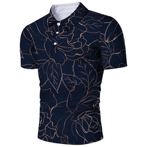 Polo da uomo blu navy con motivi floreali dorati artistici e colletto classico bianco