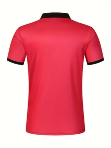 Vue arrière du polo rouge coupe ajustée avec bordures noires et tissu respirant confortable