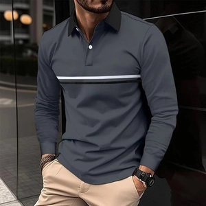 Polo homme à manches longues gris foncé avec col noir contrasté et rayures sur la poitrine