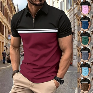 Dettaglio polo da uomo con colletto a zip e design a blocchi di colore con strisce a contrasto