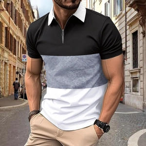 Détail du polo pour hommes avec col zippé argenté et motif à blocs tricolores