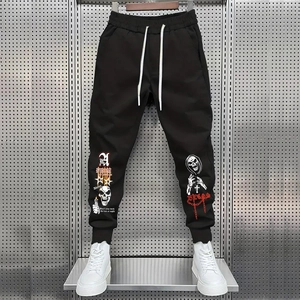 Herren Hip-Hop Jogginghose in Schwarz mit Gothic-Prints und Kordelzug für den Herbst