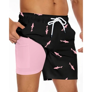 Détail du short de bain pour hommes avec poche intérieure et imprimé requins roses