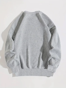 Vue arrière à plat du sweat gris à manches longues avec manches raglan et bord côtelé
