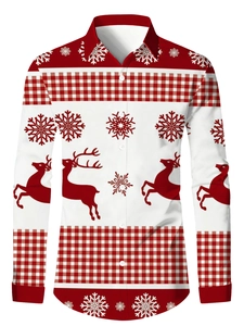 Dettaglio camicia di Natale con stampe di renne rosse, fiocchi di neve e motivo scozzese