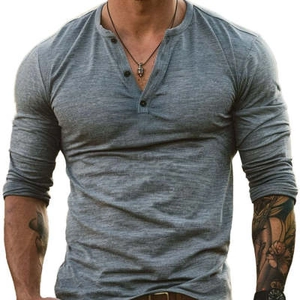 T-shirt Henley gris à manches longues pour homme avec col boutonné et texture