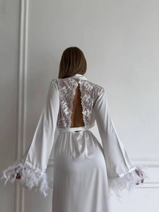 Peignoir en Satin Élégant Avec Bordure en Plumes Dentelle Dos Nu Sexy Col en V Manches Longues Chemise de Nuit pour Femmes Mariage