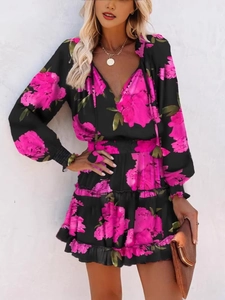 Damen Langarmkleid mit Blumendruck, V-Ausschnitt, tailliertem Schnitt und Rüschensaum