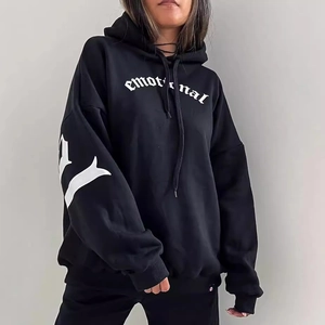 Sweat à capuche oversize noir pour femme avec imprimé gothique emotional
