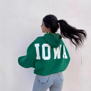Sudadera oversize verde con forro polar para mujer con estampado IOWA blanco en la espalda