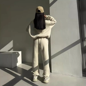 Women's oversized beige tracksuit with long sleeve sweatshirt and joggers set