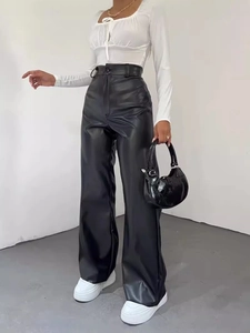Pantalon femme taille haute en cuir PU noir avec une élégante finition brillante