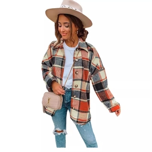 Giacca a camicia scozzese arancione e nera a maniche lunghe con tasca frontale per donna