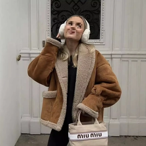 Veste d'hiver oversize pour femmes en faux daim avec bordure en laine de mouton marron