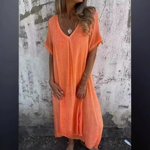 Robe longue en lin orange à col en V coupe ample style bohème avec collier cœur