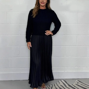 Elegant black long sleeve knitted patchwork pleated maxi dress for women in urban style