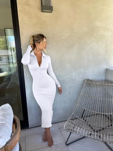 Elegantes weißes geripptes Bodycon-Maxikleid mit Polokragen und langen Ärmeln für Damen