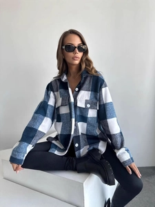 Chemise à carreaux bleue et blanche pour femme en flanelle avec manches longues et col revers