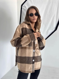 Chemise à carreaux pour femmes avec manches longues et motif à carreaux marron décontracté