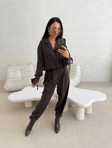 Ensemble deux pièces décontracté en crêpe avec chemise à manches longues et pantalon large