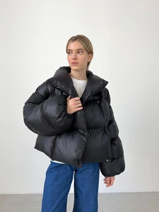 Doudoune brillante noire pour femme avec capuche et col surdimensionné pour l'hiver
