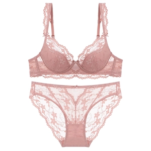 Oudroze kanten lingerieset met bloemenpatronen en zachte beugel bh voor kleine borsten