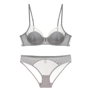 Elegantes graues französisches Set aus Mesh-BH und Slip mit Soft-Bügeln und seidiger Textur