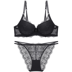 Conjunto de lencería sexy de encaje negro con sujetador push up y bragas de tiras