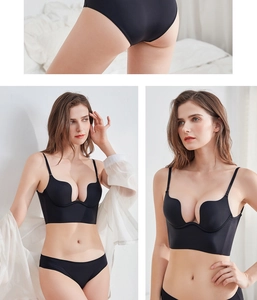 Detalle de conjunto de lencería negra sin costuras con escote en U profundo y diseño push-up