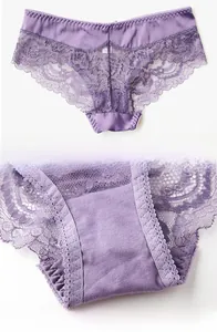 Details aus lavendelfarbener Spitze und Baumwollzwickel bei diesem niedrigen Slip für Damen