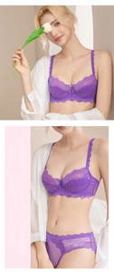 Detalle de sujetador de encaje morado con bordes de pestañas y soporte con aros