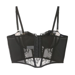 Dettaglio reggiseno corsetto in pizzo nero con chiusura a gancetti e bordi sagomati