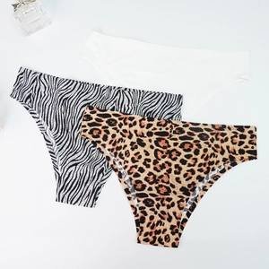 Pack de tres bragas sin costuras en blanco, cebra y leopardo con bordes cortados con láser fino