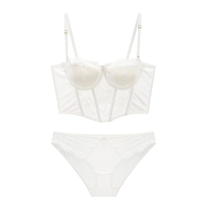 Set di lingerie in raso bianco e pizzo floreale con reggiseno a corsetto e slip coordinati