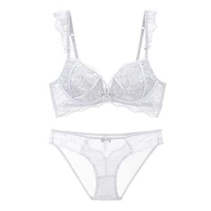 Elegante witte Franse kant lingerie set met push-up beha en ademende bijpassende slip