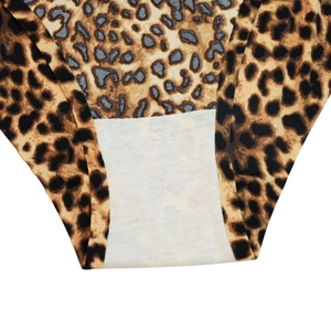 Primer plano de tela de leopardo sin costuras con forro de algodón transpirable suave
