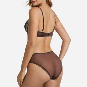 Ensemble lingerie en dentelle avec soutien-gorge marron foncé et culotte au look sexy