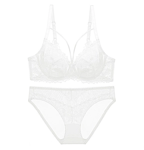 Ensemble de lingerie en dentelle blanche avec soutien-gorge à armatures et culotte