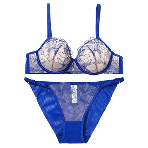 Set lingerie in pizzo francese con ricamo floreale blu scuro e reggiseno push-up