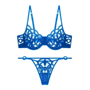 Saffierblauwe lingerie set van mesh met borduursel, beugelbeha en string