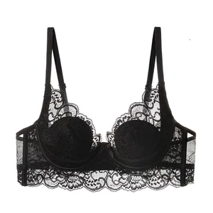Soutien-gorge à armatures en dentelle noire avec motifs floraux et bords festonnés