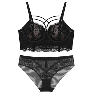 Ensemble lingerie sexy en dentelle noire avec soutien-gorge push-up et lanières