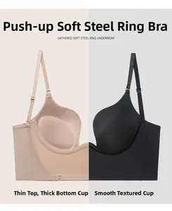 Detalle de las copas del sujetador push-up liso con aro suave para un efecto realzado